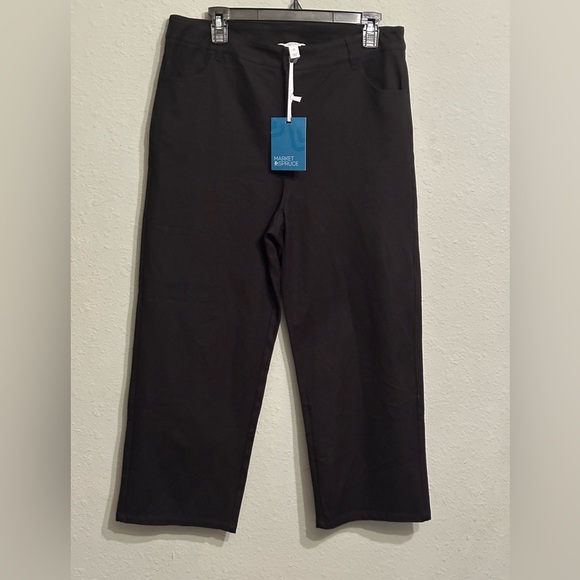 Market & Spruce Women's Black Cropped Pants - Picture 3 of 11
